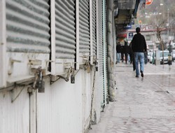 Çukurca'da kepenk kapatma eylemi