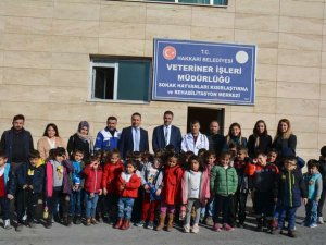 Minikler rehabilitasyon merkezini ziyaret etti