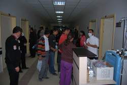 POLİKLİNİKLER BOŞ ACİL SERVİS DOLU