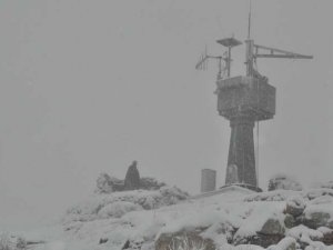 Yıdırım düşmelerine karşı paratonerler koruyor