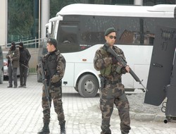 Bakan Çağlayan Hakkari'de