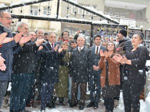 Hakkari eski Valisi Toprak’a görkemli karşılama