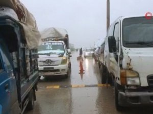 Siviller güvenli bölgelere kaçmaya devam ediyor...