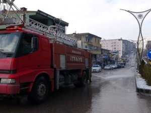 Şemdinli'de yol yıkama çalışması