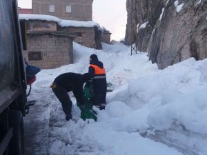 Temizlik işçilerinin zorlu kış mesaisi