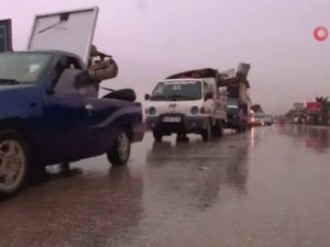 İdlib'de 2 ayda 283 bin sivil evlerini terk etti