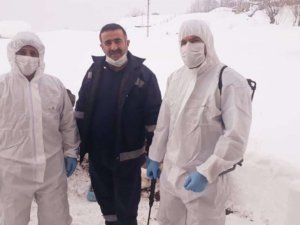 Hakkari’de tavuk çiftlikleri ilaçlandı