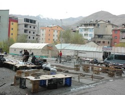 Hakkari'de halk pazarı kuruldu