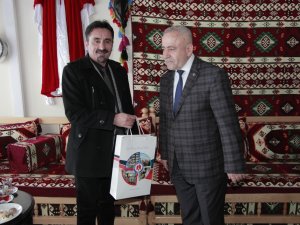 Rektör Pakiş Gazetecilerle bir araya geldi