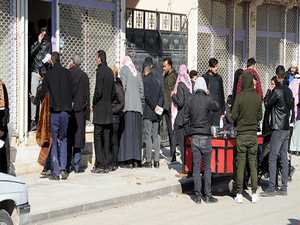 Haberi duyan Suriyeliler gümrük kapısına akın etti