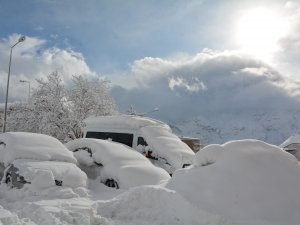 307 yerleşim yolu ulaşıma kapandı