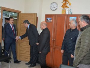 Vali Akbıyık, belediye birimlerini denetledi
