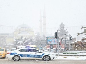 Van'da yoğun kar yağışı