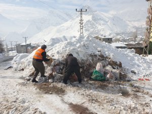 Belediye temizlik işçilerinin zor anları