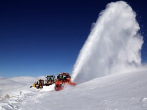Van'da 516 yerleşim yeri ulaşıma kapandı