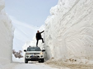 Kar kalınlığı 6 metreyi geçti