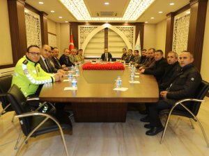 Hakkari'de trafik önlemleri masaya yatırıldı