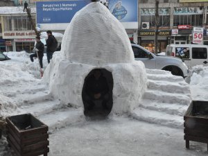 5 bin kamyon kar çıkarılıp dereye döküldü