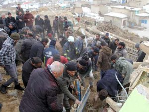Başkale depreminde ilk görüntüler