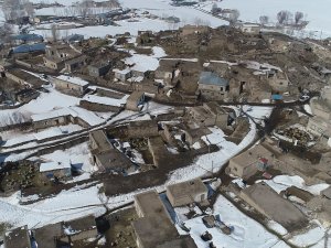 Deprem bölgesi havadan görüntülendi