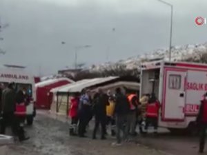 Sınır kapısına roketli saldırı çatışma sürüyor
