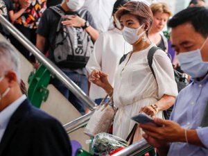 Virüsü duyuran doktor da hayatına kaybetti