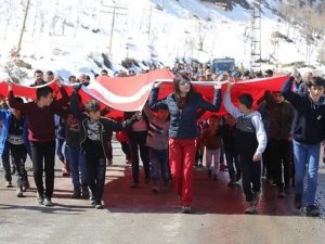 Hakkari-Irak sınırında doğa yürüyüşü düzenlendi