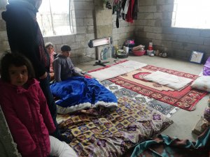 Evi yıkılın vatandaşın inşaatta yaşam mücadelesi