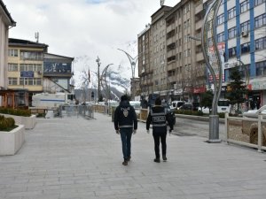 Hakkari’de alınan tedbirler virüsü yeniyor