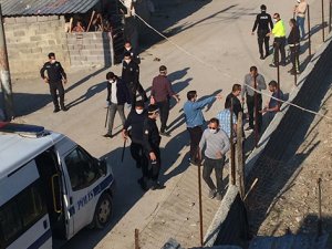 Civciv kavgası: 2 yaralı, 8 gözaltı