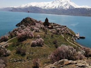 Akdamar Adası boş kaldı