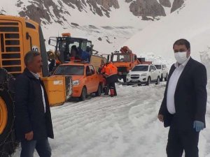 Bahçesaray yolu ulaşıma açıldı