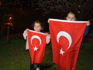 Hakkari İstiklal Marşına eşlik etti