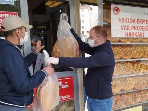 Hakkari’de 'Askıda Ekmek Var' Projesi