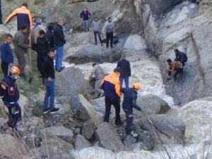 Dereye düşen çocuğun cansız bedenini bulundu