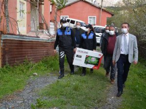 Çaresiz kalan aileye valilik sahip çıktı