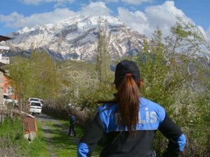 Hakkari’de örnek bir kadın polis