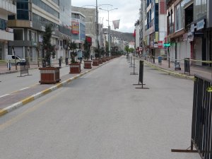 Van sokakları sessizliğe büründü