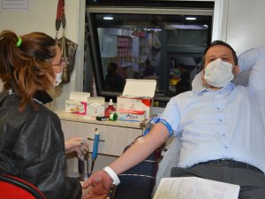 Hakkari’de Kızılay kan bağışına yoğun ilgi