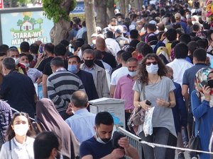 Van'da sosyal mesafe hiçe sayıdı