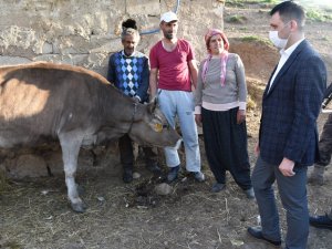 Doğramacı’dan ‘Sarı Kız’ın sahibine ziyaret