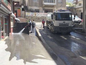 COVID-19 ile mücadele son hızıyla sürüyor