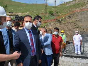 Vali Akbıyık, 401 konutun temelini attı