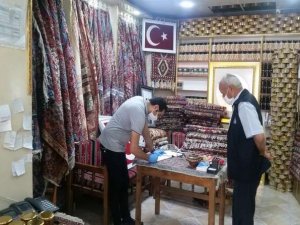 Hakkari’de bal satan işyerleri denetlendi