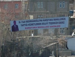 Belediye başkanına teşekkür afişi