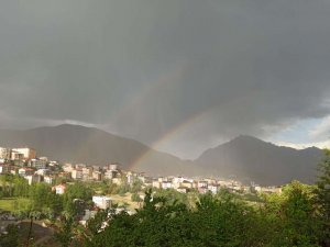 Hakkari'de Gökkuşağı güzelliği
