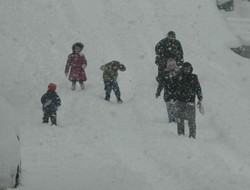 Çukurca kar etkisi altında