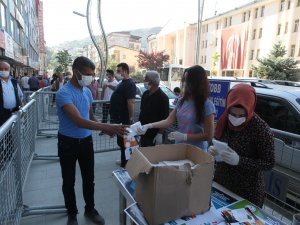 Hakkari TOBB 3 bin adet maske dağıttı