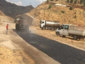 Hakkari Gündeş köyünde asfalt sevinci