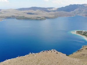 Dünyanın 2. büyük krater gölü